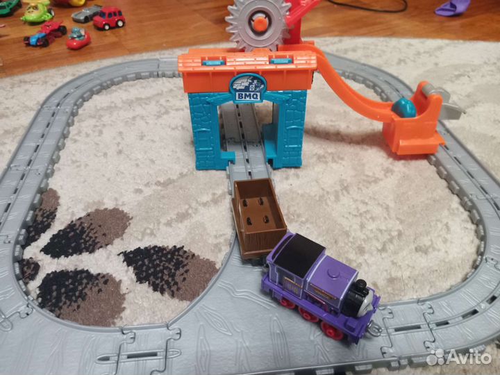 Паровозик Чарли за работой