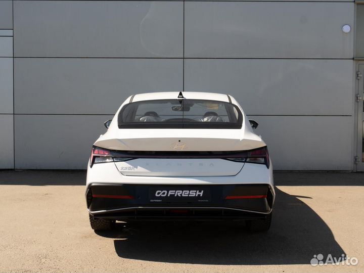 Hyundai Elantra 1.5 CVT, 2023, 281 км