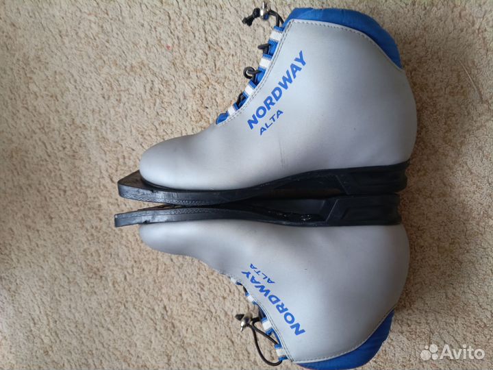 Лыжные ботинки 36