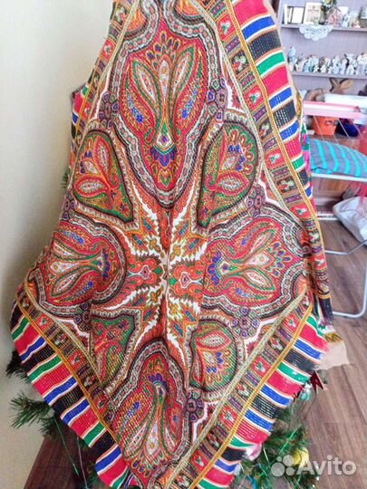 Платок с цветами павловопосад