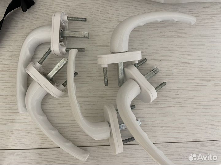 Основной замок на металлопластиковое окно