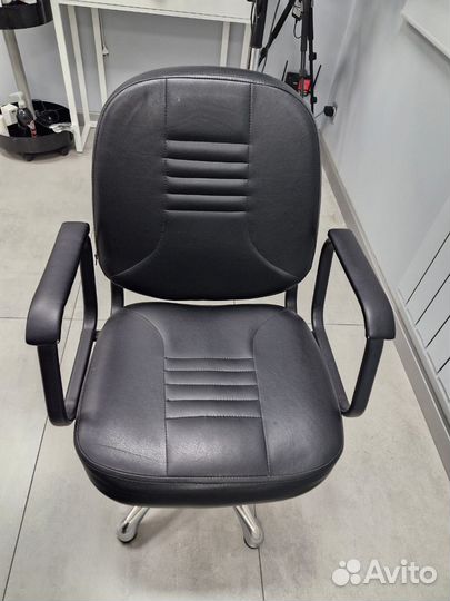 Парикмахерское кресло бу