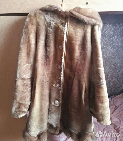 Шуба мутоновая с капюшоном