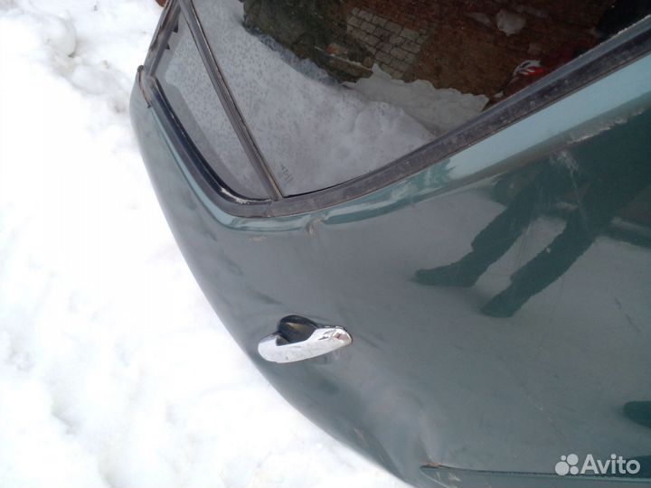 Дверь задняя правая Mitsubishi L200 2009 год