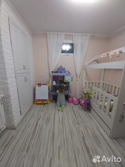 Детская кроватка домик