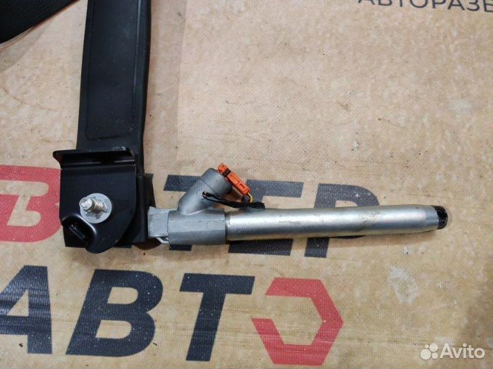 Ремень безопасности передний правый Nissan Note