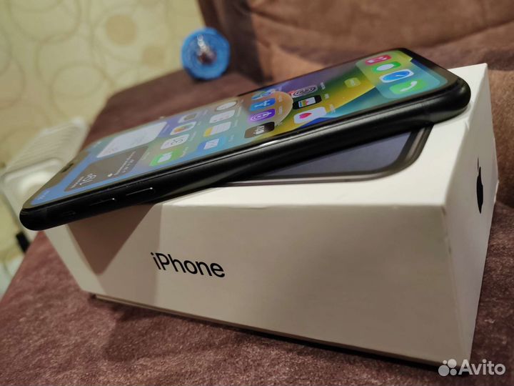 Телефон iPhone xr