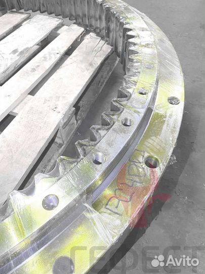 Поворотный круг Komatsu PC400-8