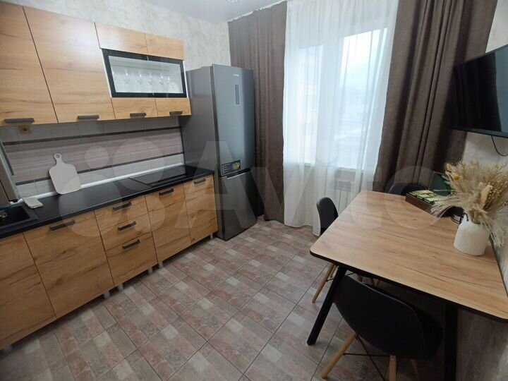 2-к. квартира, 57 м², 3/10 эт.