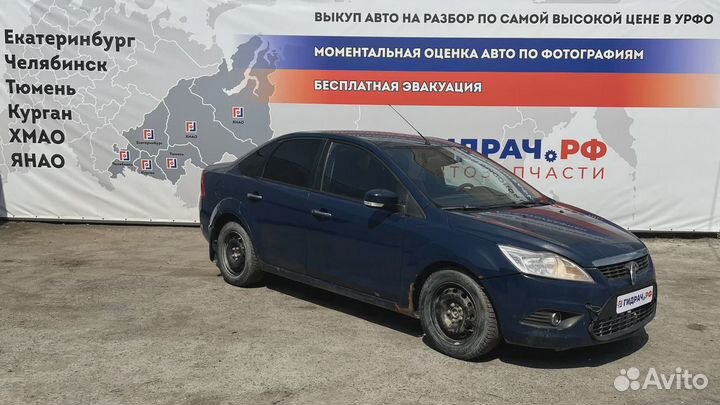 Крышка блока предохранителей Ford Focus 2 1686032