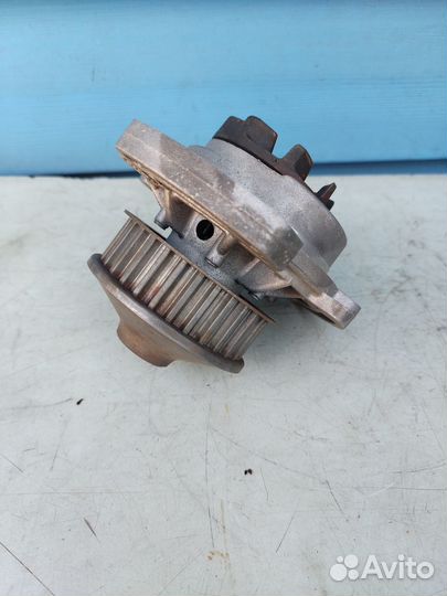 Насос водяной VW golf 2/3 1,0/1,3/1,4/1,6 97