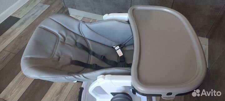 Детский стульчик для кормления Carello apricus