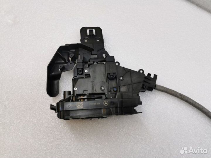 Замок двери передний правый Mercedes-Benz