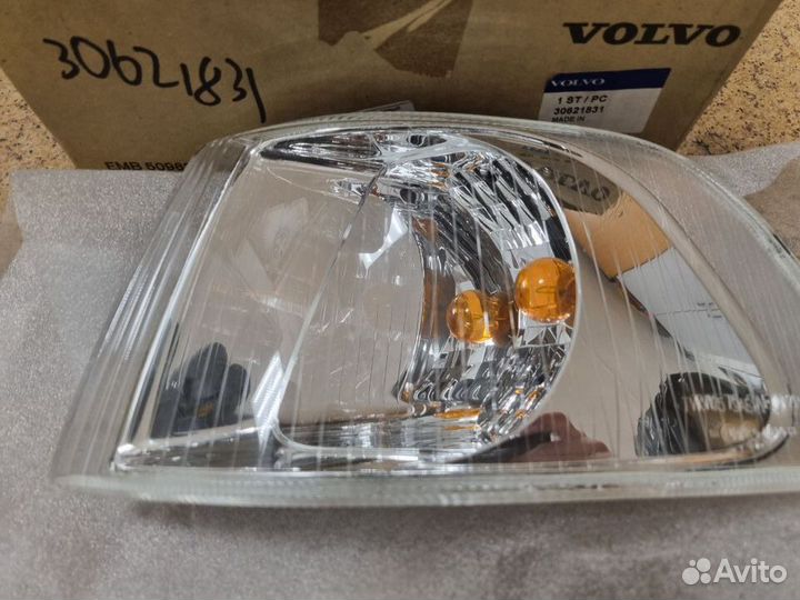 Указатель поворота левый Volvo S40