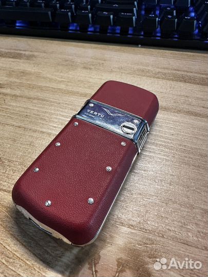 Vertu Constellation малиновый, 32 ГБ