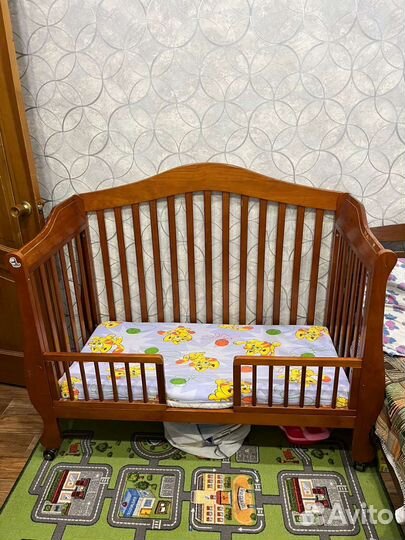 Детская кроватка