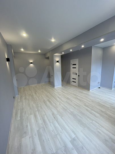 3-к. квартира, 76 м², 2/4 эт.