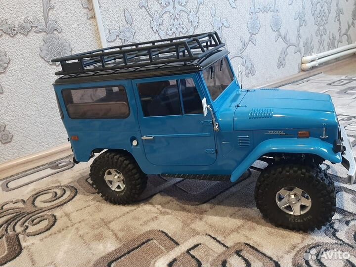 FMS лицензирован Toyota FJ40 1:10