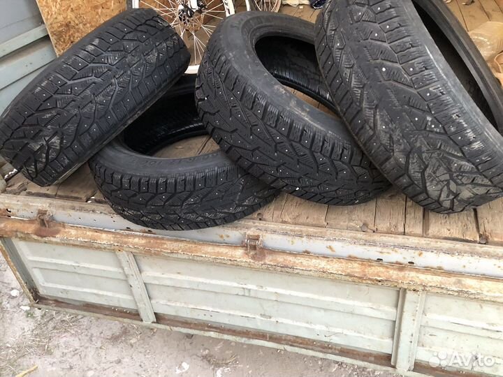 Tigar SUV Ice 215/60 R17