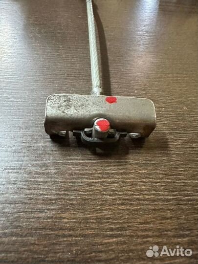 Тросик ручника Renault Duster 1 1.6 K4M 2012