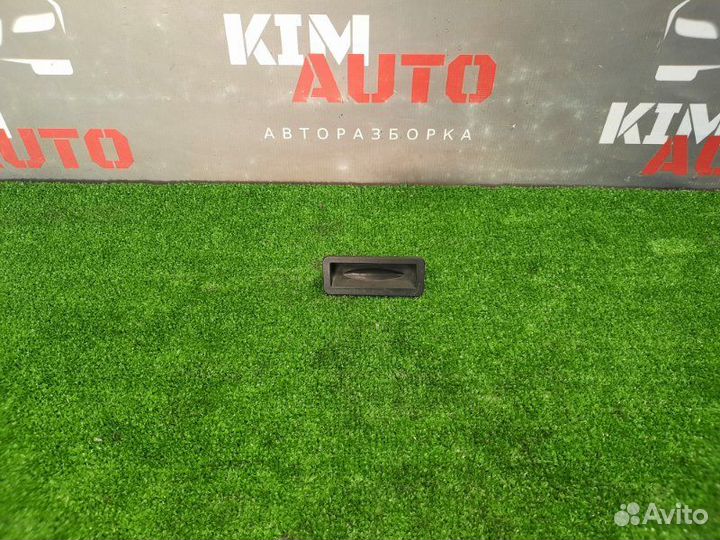 Кнопка открывания багажника Ford Focus 2 хэтчбек