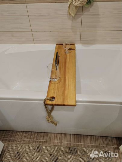 Полка столик для ванной комнаты с подстаканниками