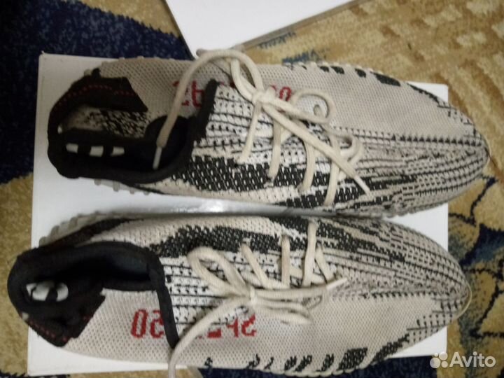 Кроссовки женские