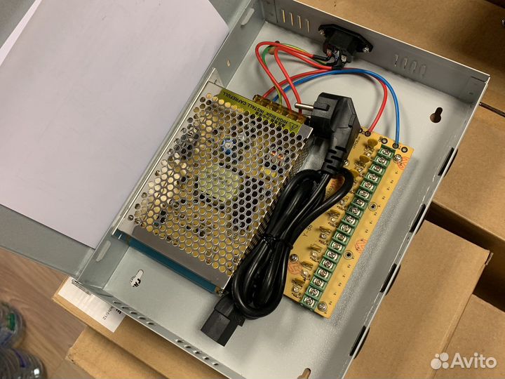 Блок питания FE-DDH-9ch-5/12 для видеонаблюдения