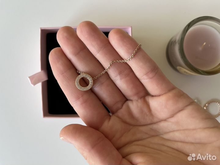 Украшение для женщины