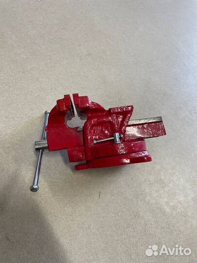 Слесарные тиски mirax 100мм новые