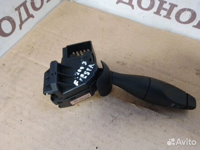 Подрулевой переключатель дворников Ford Fiesta