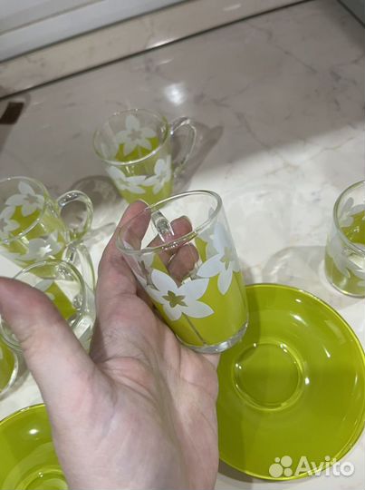 Кофейные чашки с блюдцами,зеленые люминарк