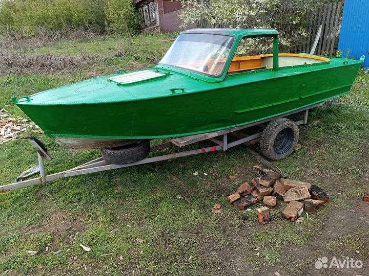Лодка прогресс с мотором