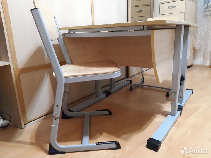 Продам стол-парту со стулом