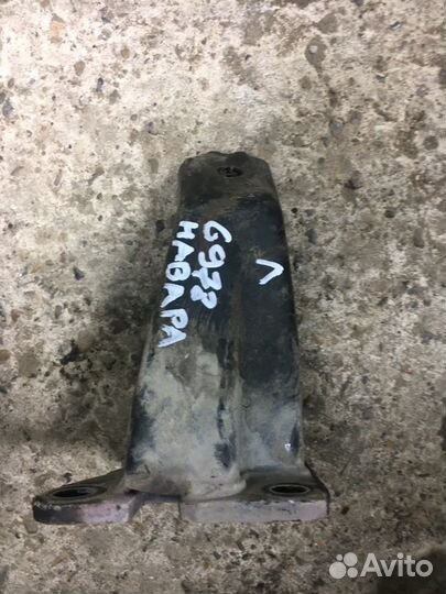 Подушка двс с кронштейном Nissan Navara D40 2008