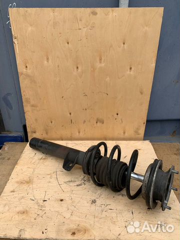 Стойка амортизатора передняя BMW 3 series e90 R