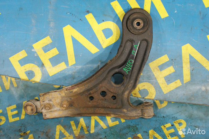 Передний левый рычаг Chevrolet Aveo T200