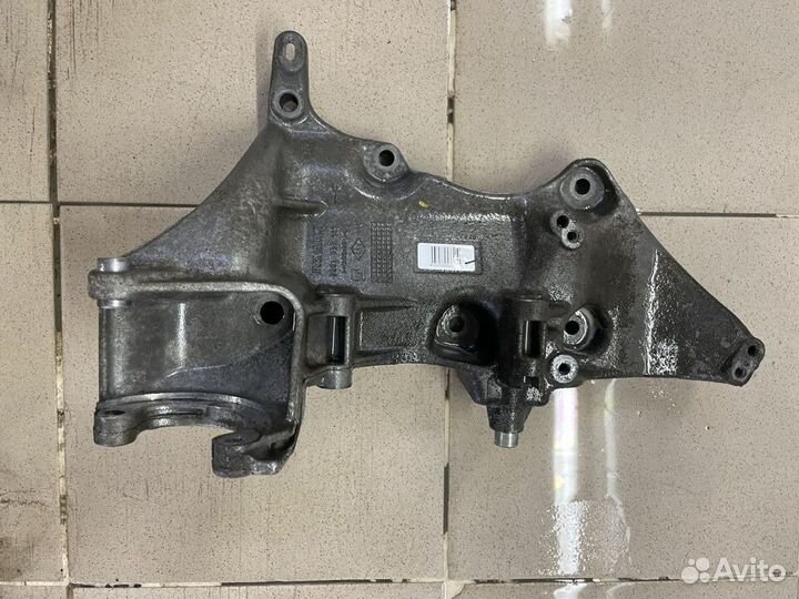 Кронштейн генератора Renault Duster 2.0