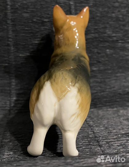 Корги фарфоровая статутка собаки