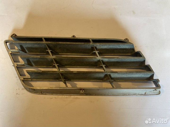 Решетка радиатора левая Nissan Maxima