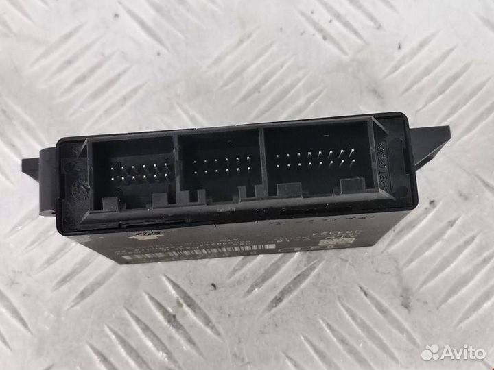 Блок управления парктрониками Audi Q3 8U 2014