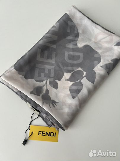 Платок fendi