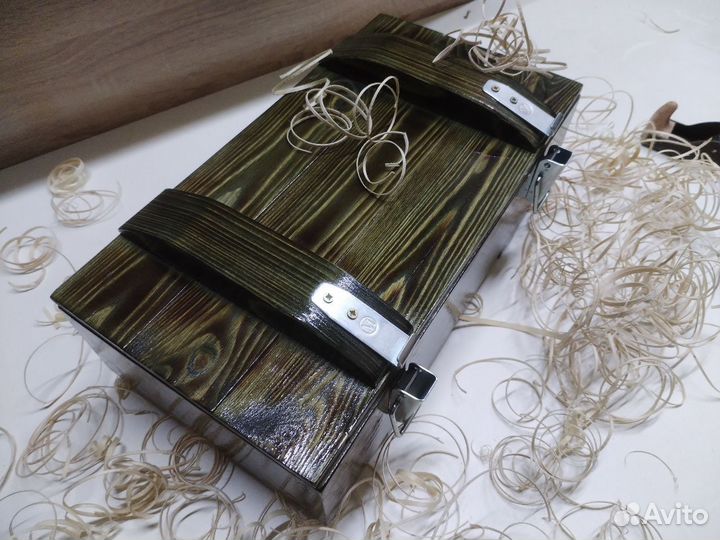 Подарочная коробка из дерева