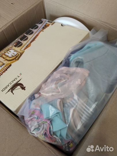 Коробка детских вещей