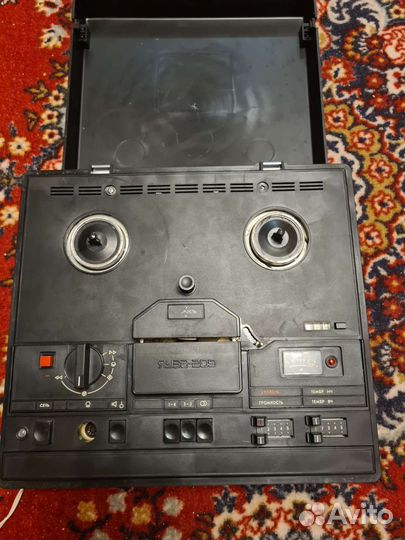 Катушечный магнитофон Яуза 209 стерео