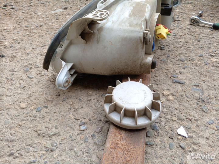 Фара передняя правая на chevrolet lanos