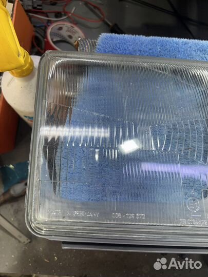 Стекло фары правое мерседес w124