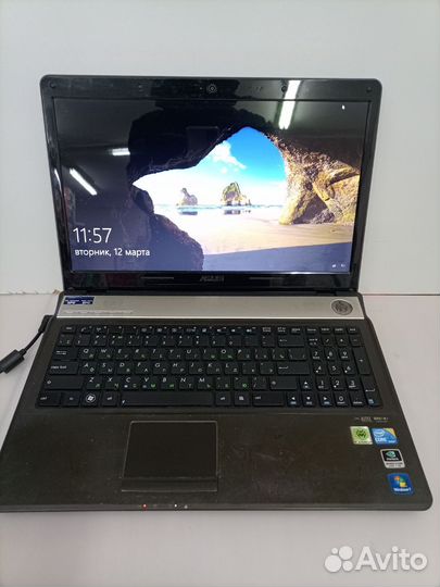 Ноутбук asus core i3/ GeForce GT 325