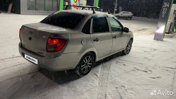 LADA Granta 1.6 МТ, 2013, 199 999 км