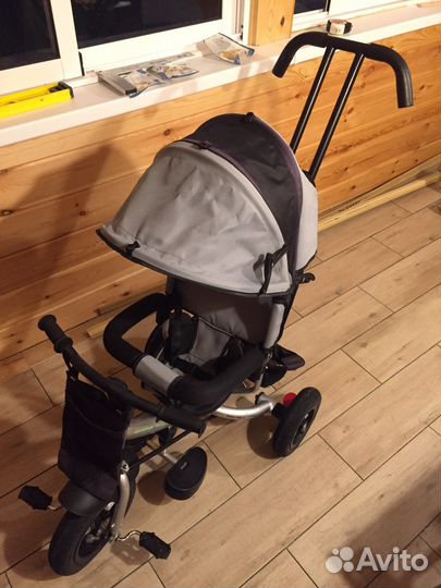 Детский трехколесный велосипед с ручкой